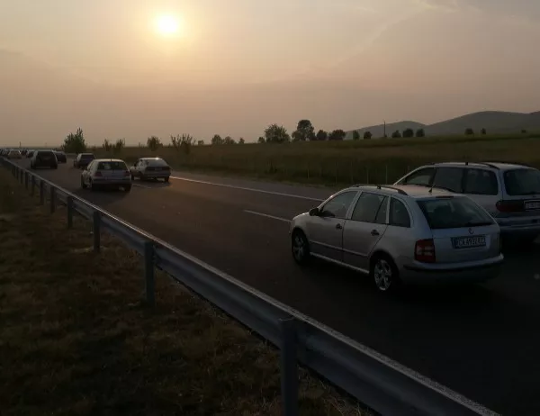 Мъж загина след като цистерна се обърна на магистрала "Тракия"
