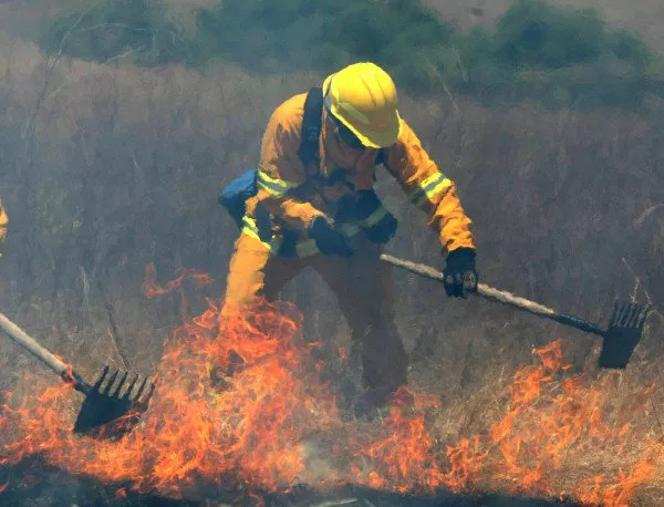 Пожари на няколко места в страната, обстановката остава сложна