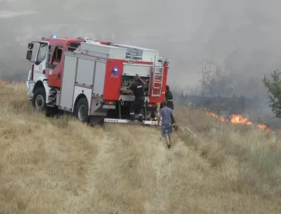 Овладян е пожарът край Дуранкулак