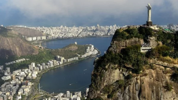 Бразилия гласува в най-непредвидимите избори в историята си