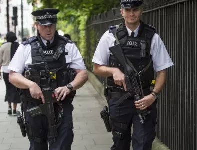Британската полиция арестува мъж, обвинен за смъртта на 27 мигранти