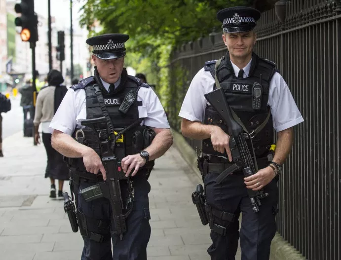 Антитерористична полиция започва да патрулира в Лондон