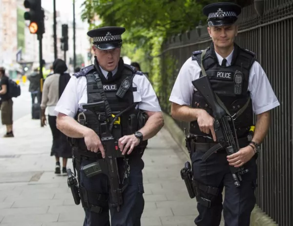 Великобритания понижи нивото на терористична заплаха