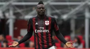 Балотели води финални преговори с френски тим