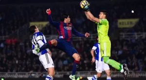 ВИДЕО: Желан от Сити вратар пусна гол между краката от 25 м.