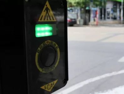 Граждани сигнализират за опасен светофар на кръстовище в ж.к. 
