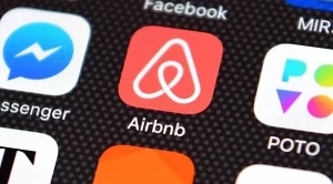 Париж ще съди Airbnb
