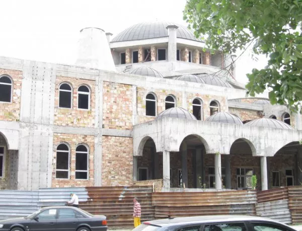 Недостроената асеновградска джамия била ползвана незаконно