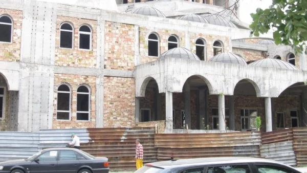 Недостроената асеновградска джамия била ползвана незаконно
