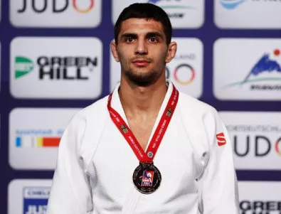 Ивайло Иванов загуби, но остава с шанс за медал в Рио