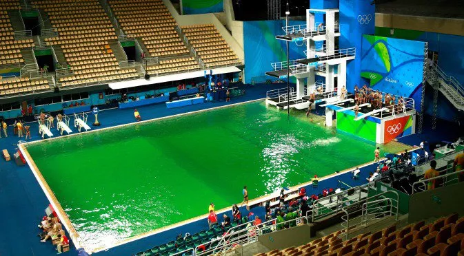 Всичко е ясно - ето защо басейните в Рио станаха зелени