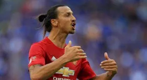 СНИМКА: Златан отново е култов! Получи мечтаната статуя! 