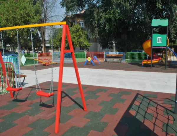 50 нови детски площадки в София до края на годината