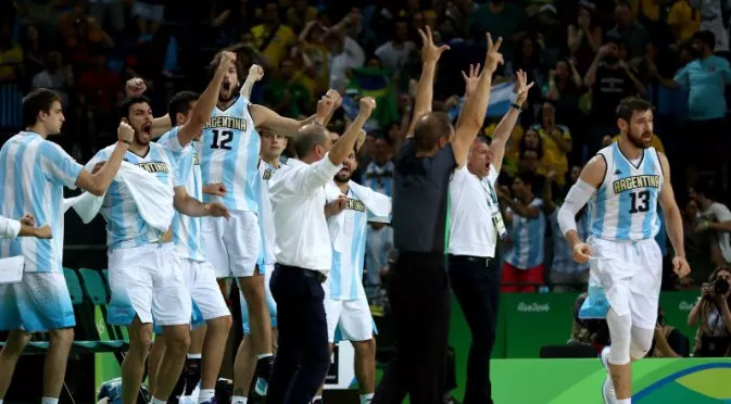 Аржентина попари мечтите на Бразилия в баскетбола