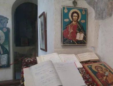 Протест срещу игумена на манастира в Кладница - за него най-важна е духовната храна