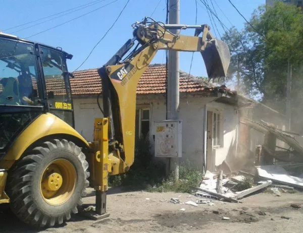 От 20 години във Войводиново имало проблем с ромските къщи, сигнал бил даден през октомври