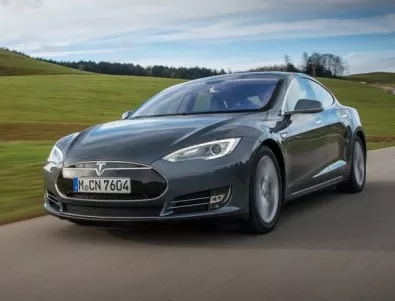 Tesla Model S на автопилот катастрофира и в Германия