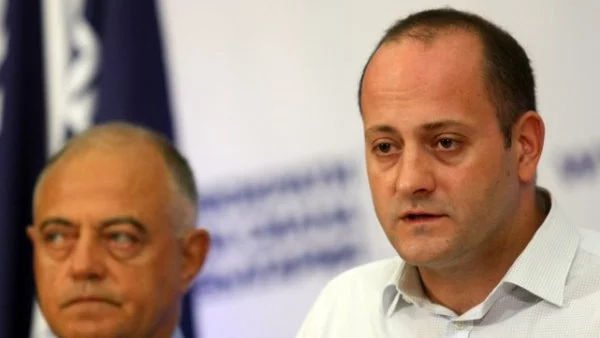 ДСБ иска България да търси помощ от ЕС срещу шантажа на Турция за бежанците