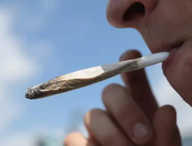 Възможно ли е марихуаната да помага за отказ от твърди наркотици?