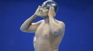 Дебеланкото-плувец се оказа недолюбван в родината си, защото...