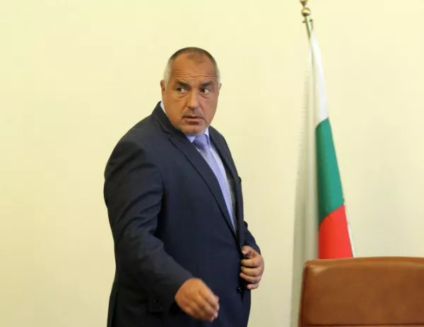 Борисов се скара на закъсняващите министри пушачи
