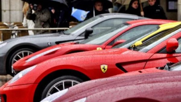 Защо Ferrari са червени, a Mercedes – сиви?