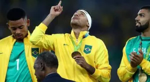 СНИМКА: Неймар с татус в чест на олимпийската титла