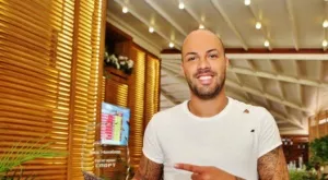 {{ otherArticle[0].article.title }}