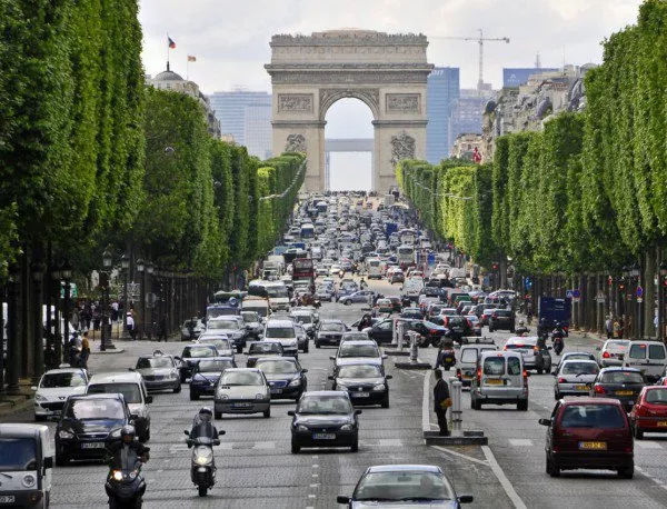 Париж остава без автомобили за една седмица