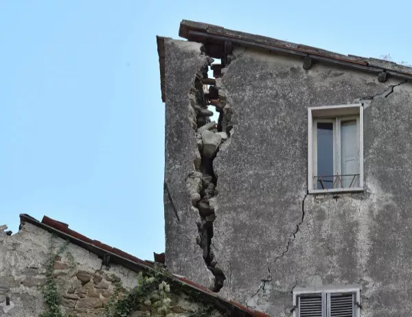Жертви след земетресение на италианския остров Иския