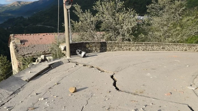 След две силни земетресения Италия се размина предимно с уплаха (ВИДЕО)
