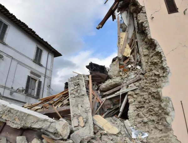 Броят на жертвите на земетресението в Италия продължава да расте