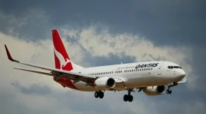 Австралийската авиокомпания Qantas с рекордни приходи