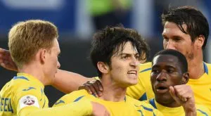 {{ otherArticle[0].article.title }}