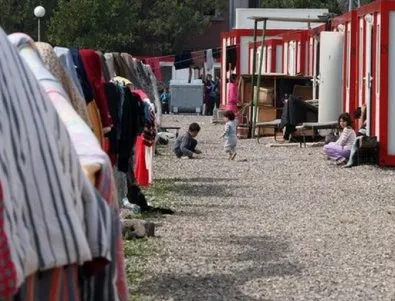 В Харманли протестират срещу бежанския лагер, искат строг контрол