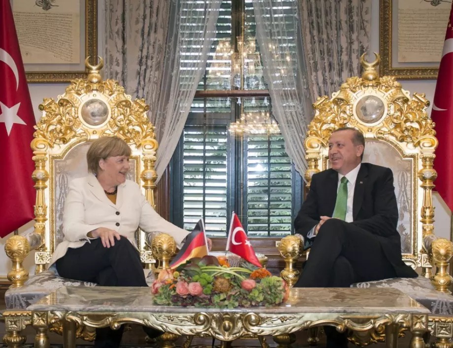 Ердоган и Меркел обсъдиха ситуацията в Сирия и Либия 