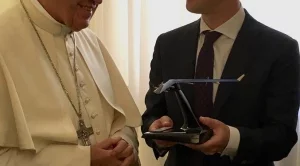 Марк Зукърбърг се срещна с папата 