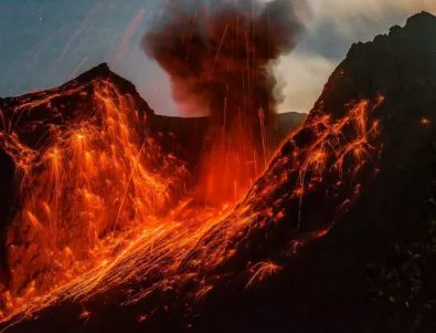 Издирват около 400 туристи в околностите на вулкан