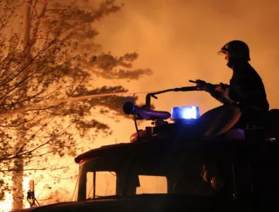 Над 60 военни от Сухопътните гасят пожарите в общините Гълъбово и Тополовград