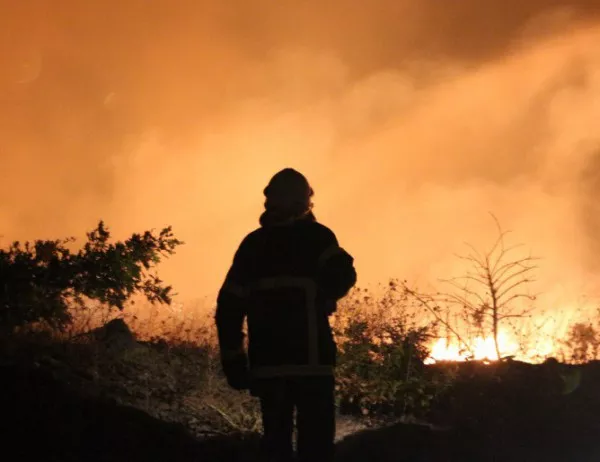 Пожар в петролен кладенец уби десетки пожарникари (ВИДЕО)