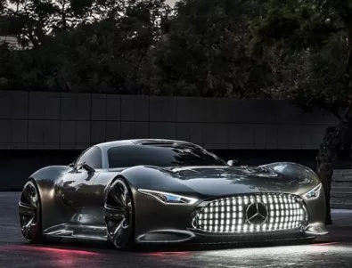 Mercedes пуска модел с двигател от Формула 1