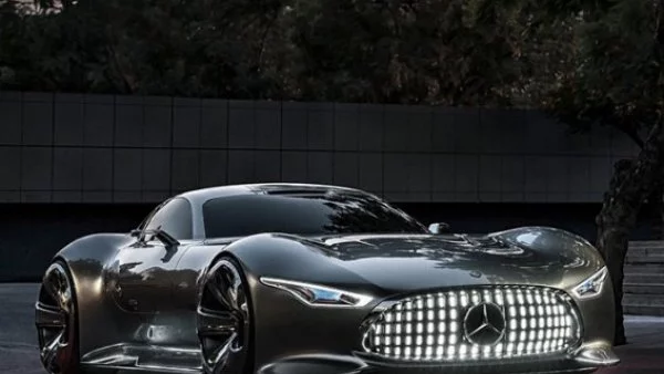 Mercedes пуска модел с двигател от Формула 1