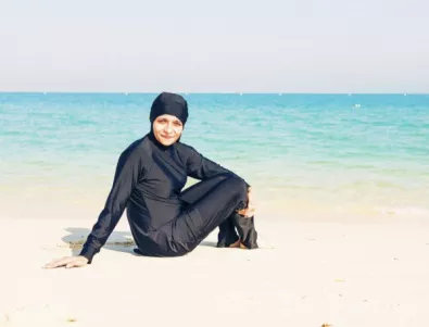  Мюсюлманка била принудена да плати за почистването на басейн, след като плувала в него с буркини