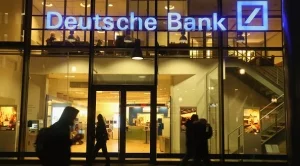 Печалбата на Deutsche Bank с огромен спад, но в банката са оптимисти