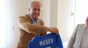 {{ otherArticle[0].article.title }}