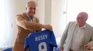 {{ otherArticle[0].article.title }}