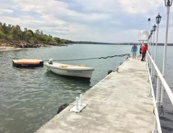 Блокиран достъп до морето изкара рибари в Созопол на протест