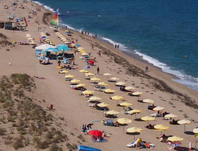 До 10% повече туристи ще почиват по българските плажове това лято