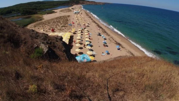 Вижте къде ще са най-евтини чадърите и шезлонгите по Черноморието