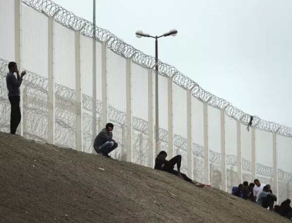 Париж и Лондон вдигат бетонна стена срещу мигрантите